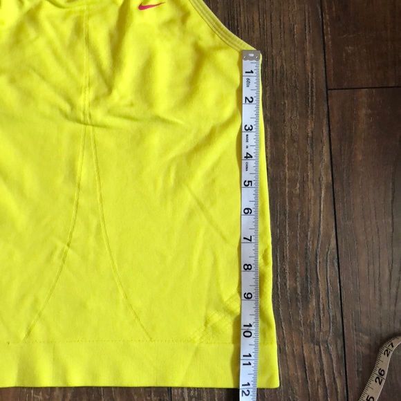 Nike Fit Dry Tank - Picture 4 of 6